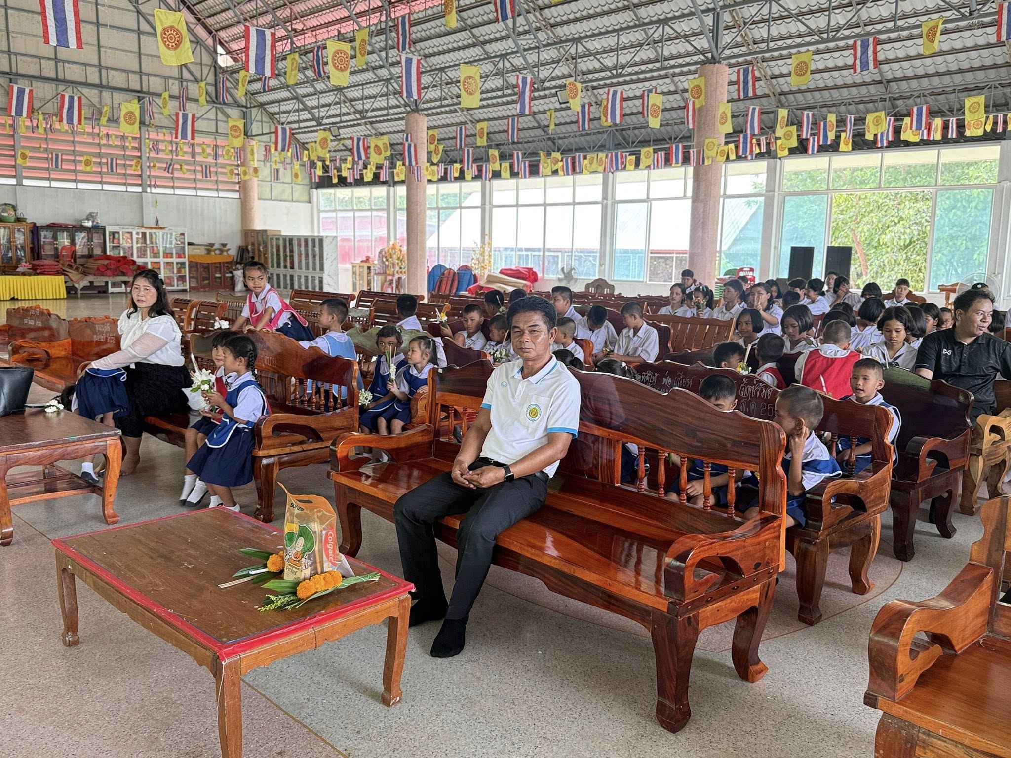 ร่วมสืบสานพระพุทธศาสนา จัดกิจกรรมเวียนเทียนเนื่องในวันวิสาขบูชา